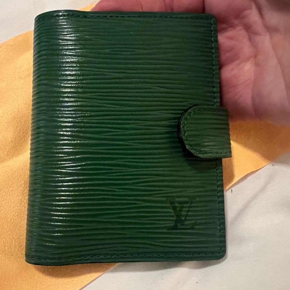 Louis Vuitton epi emerald Card Holder